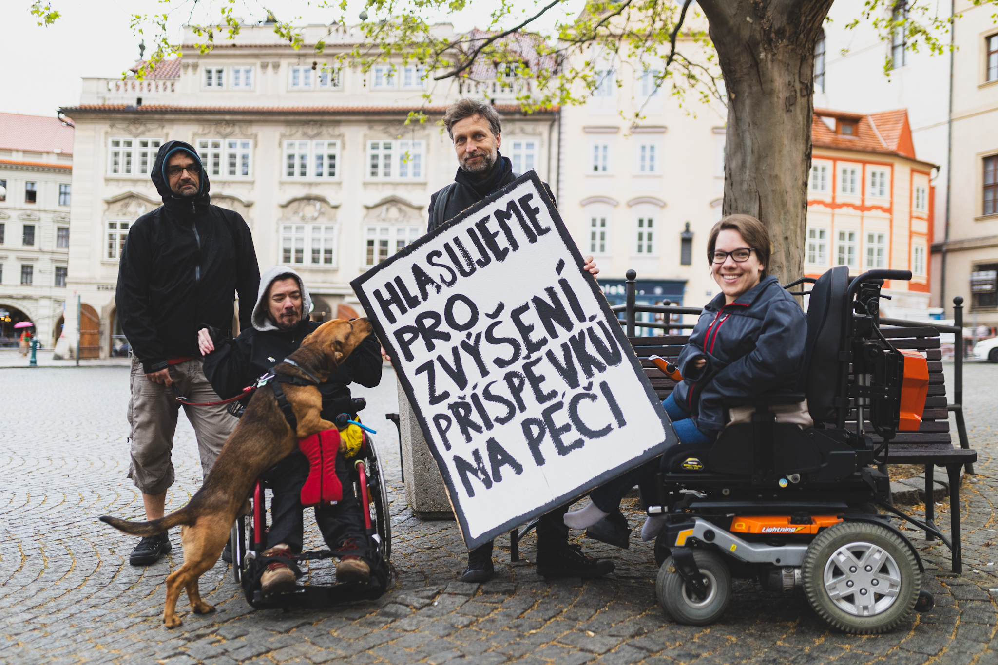 Zvýšení příspěvku na péči schváleno!